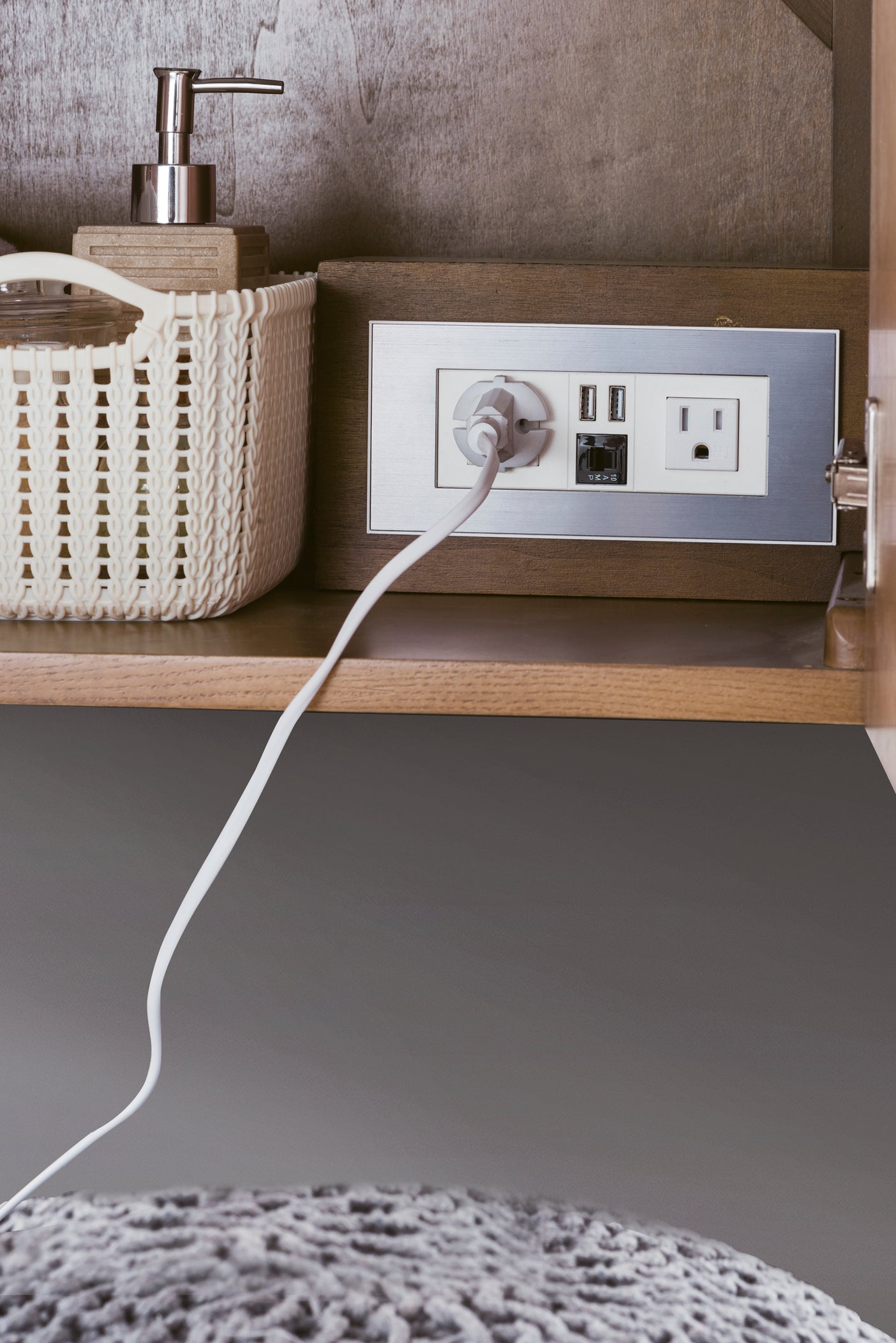 Columbia 72" Double Wall Mount Vanity, Latte Oak, Radiant Gold w/ Glossy White Composite Stone Top
