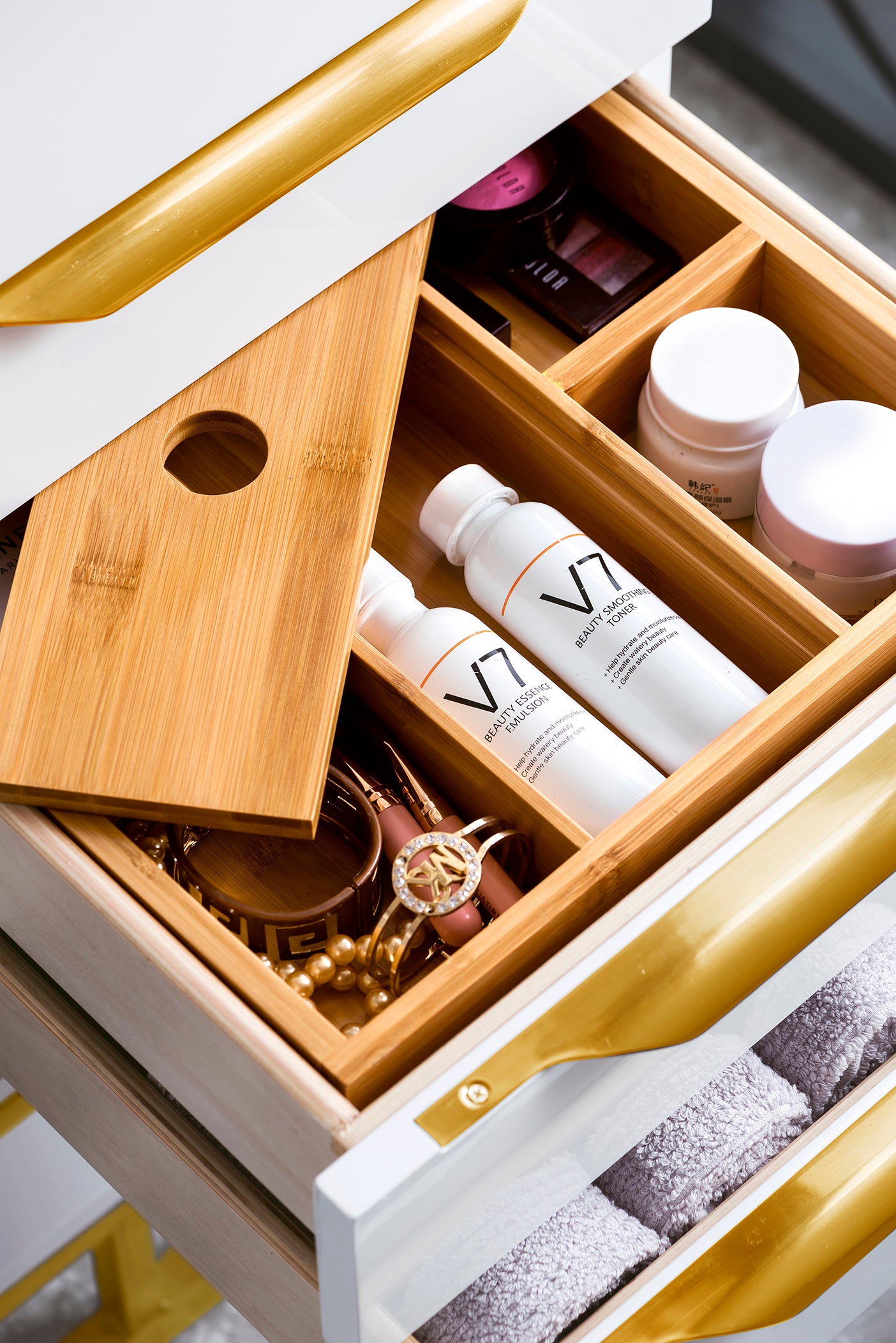 Columbia 36" Single Vanity, Glossy White, Radiant Gold w/ Glossy White Composite Stone Top