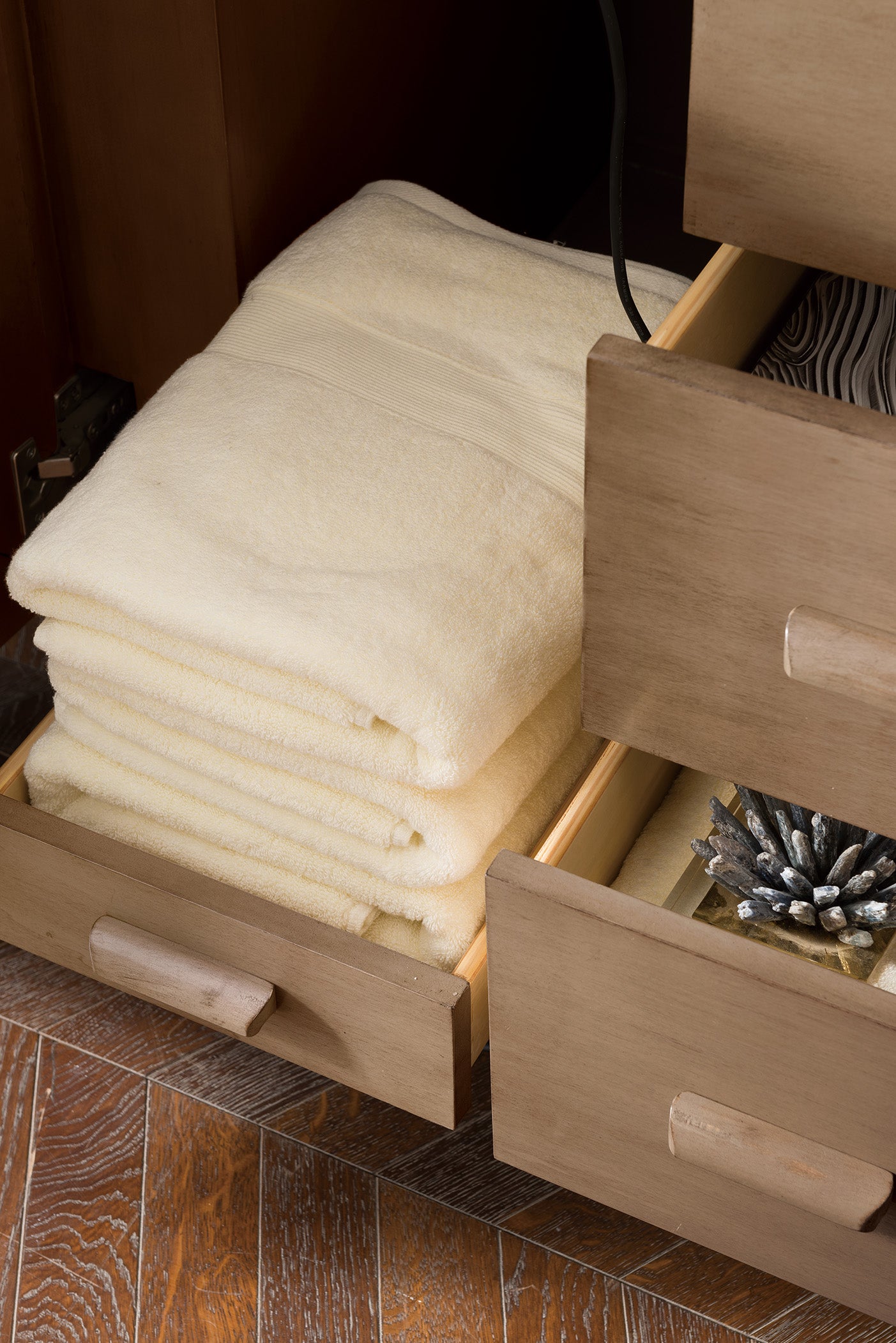 Portland 48" Single Vanity Whitewashed Walnut w/ 3 CM Eternal Marfil Silestone Top