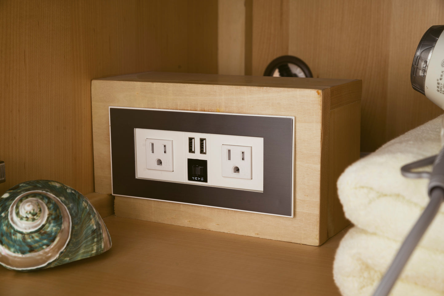 Columbia 48" Single Wall Mount Vanity, Ash Gray, Radiant Gold w/ Glossy White Composite Stone Top