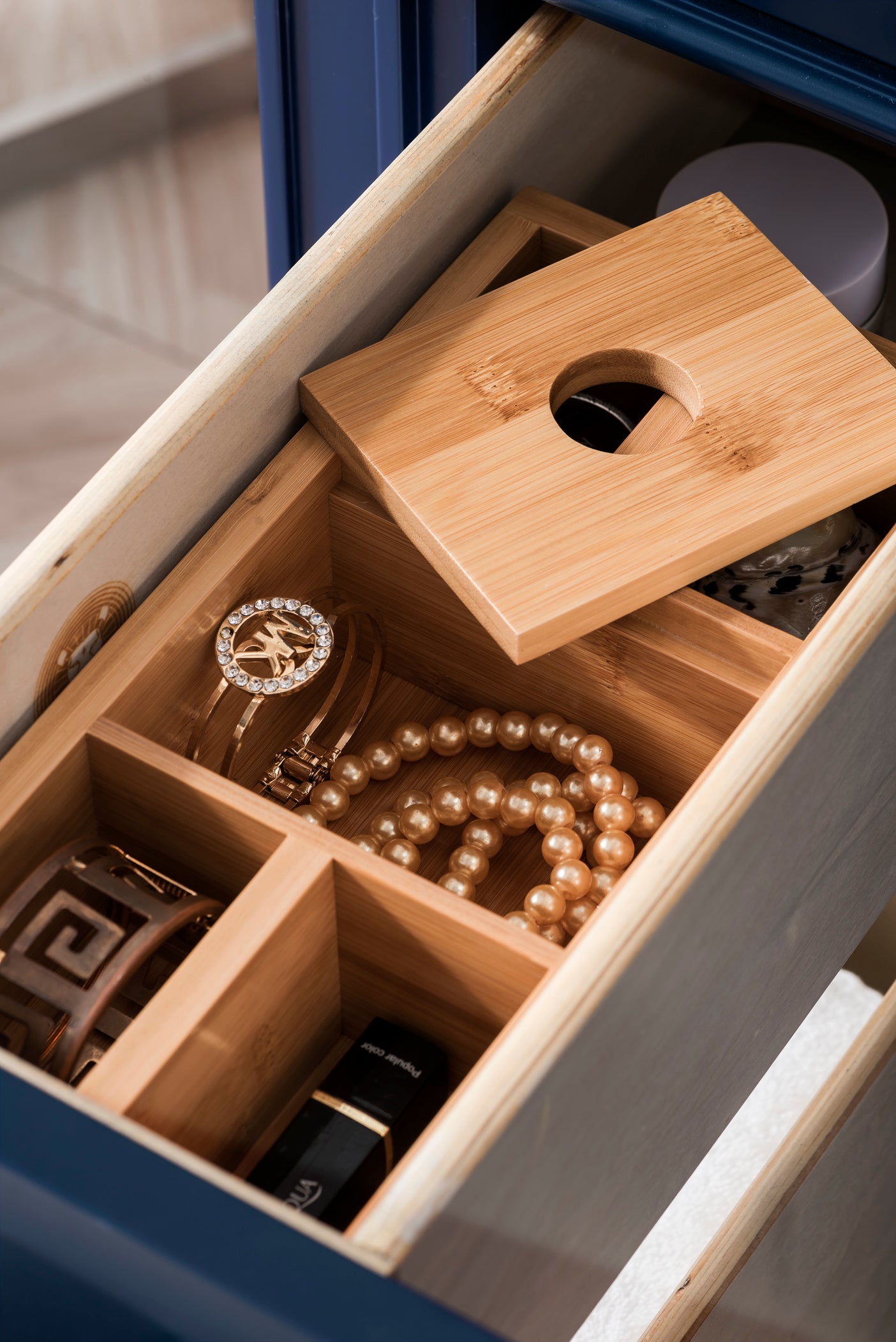 Brittany 30" Single Vanity, Victory Blue w/ 3 CM Charcoal Soapstone Silestone Top